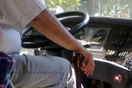 PASSEGGERA DI UN AUTOBUS AGGREDISCE CONTROLLORE